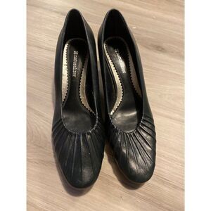 Naturalizer ALLIE women's Black Leather Pleated Round Toe slip on 3 inch Heels 8